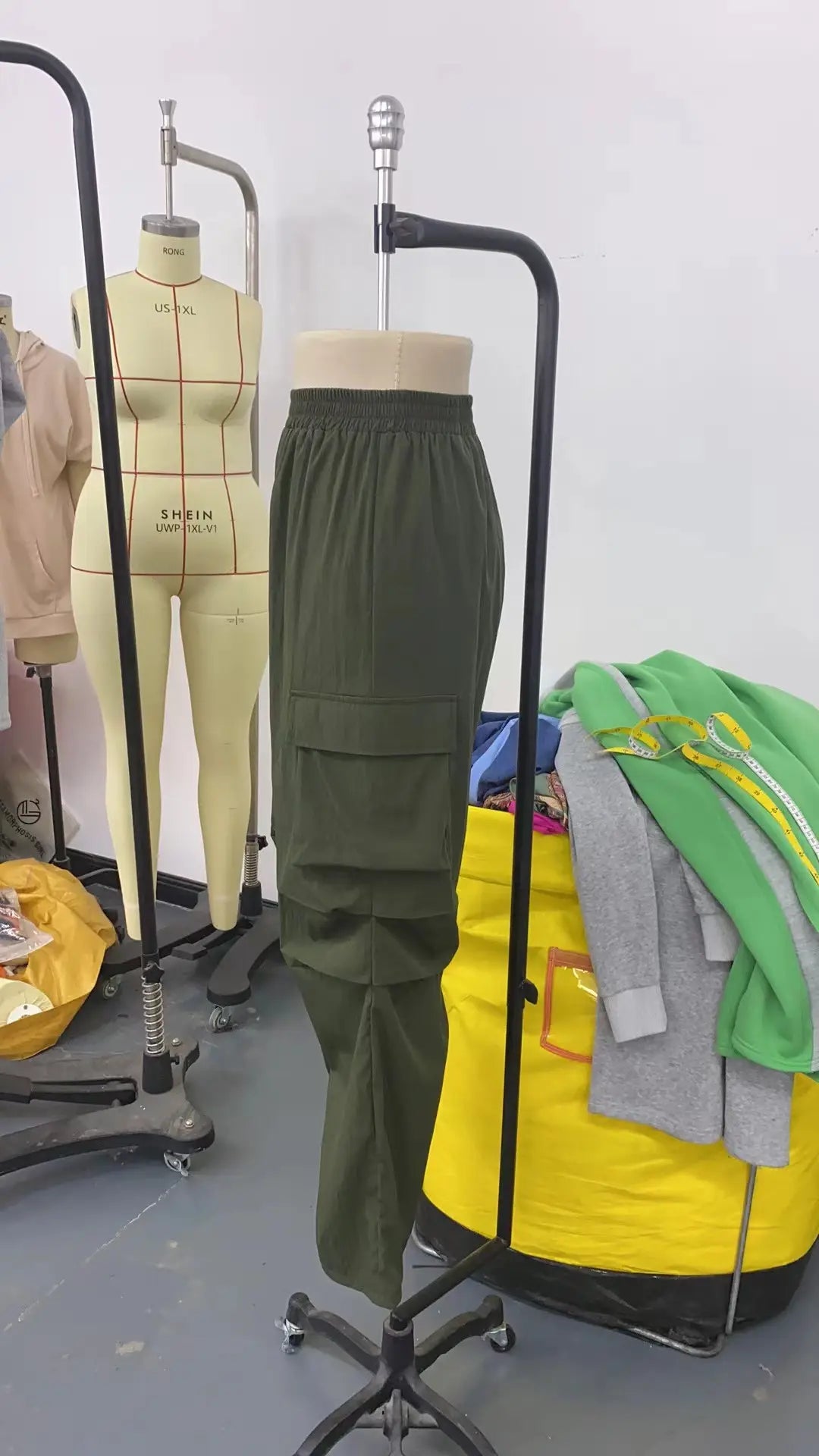 Women's Drawstring Wide-Leg Cargo Pants
